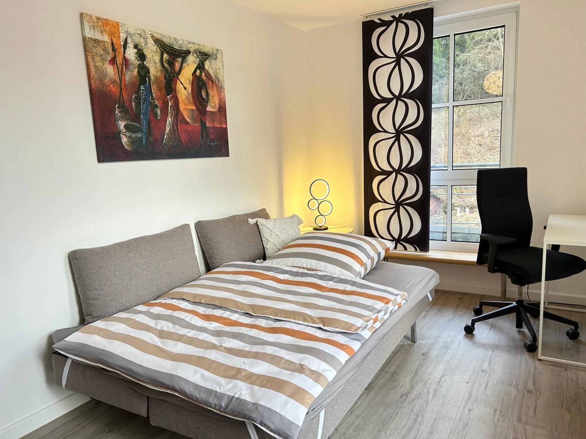 Grosszuegiges Helles Penthouse -Komplette Etage- Mit Balkon Und Stellplatz In Ruhiger Lage Кульмбах Экстерьер фото