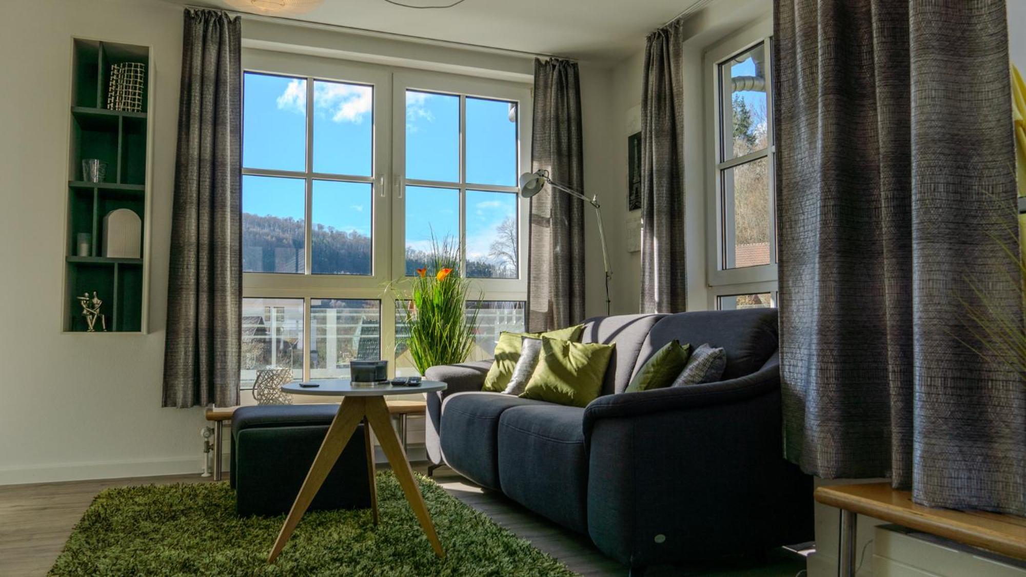 Grosszuegiges Helles Penthouse -Komplette Etage- Mit Balkon Und Stellplatz In Ruhiger Lage Кульмбах Экстерьер фото