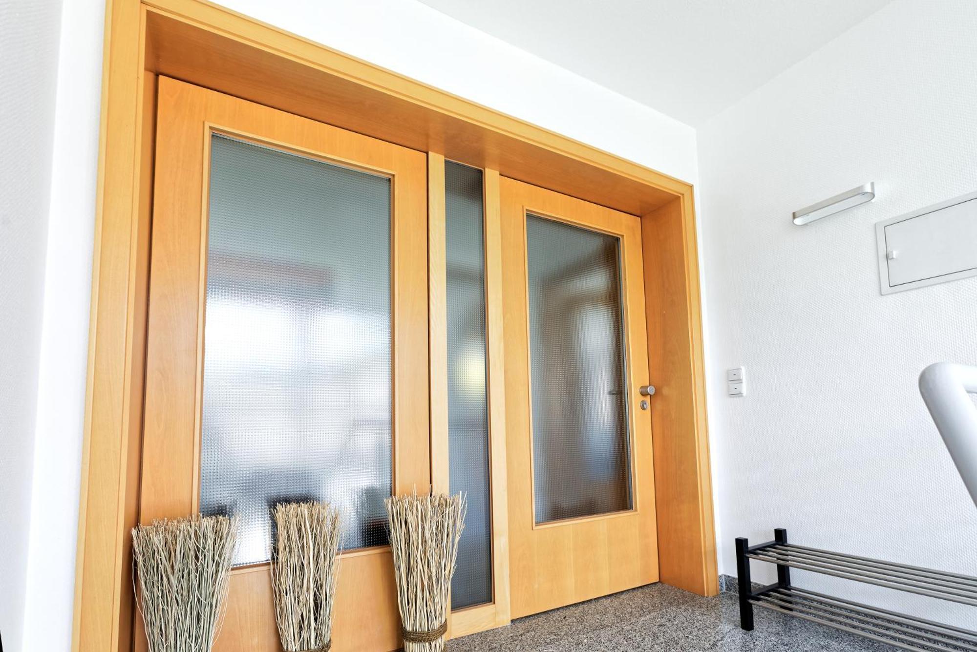 Grosszuegiges Helles Penthouse -Komplette Etage- Mit Balkon Und Stellplatz In Ruhiger Lage Кульмбах Экстерьер фото